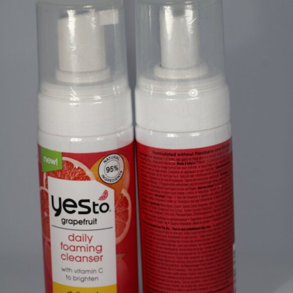 grapefruit daily foaming cleanser with vitamin C to brighten dull and uneven ski - Picture 3 of 9